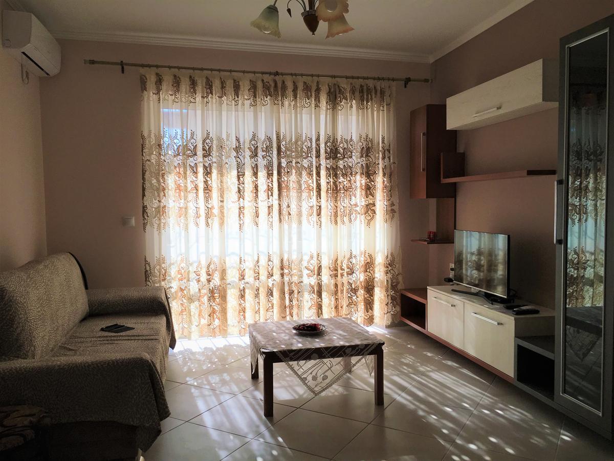 Ari Apartament *